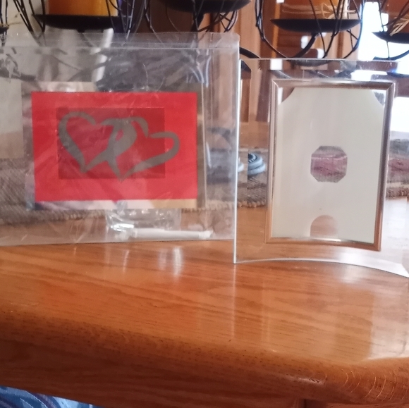 Picture frames - Picture 1 of 3